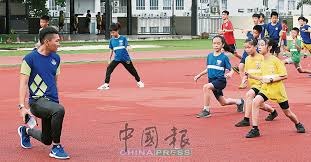 鲁尼：和特朗普打高尔夫时周围全是狙击手，还有防核逃生装置